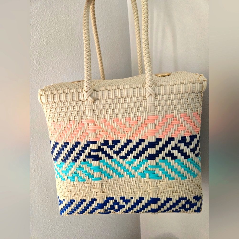 Hand woven mexican bag